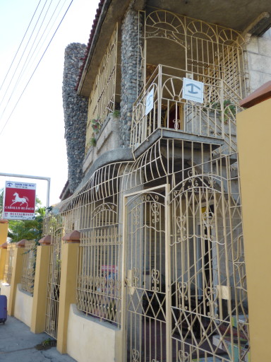 casa particular cuba, casa particular las tunas, caballo blanco