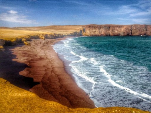 playa roja paracas