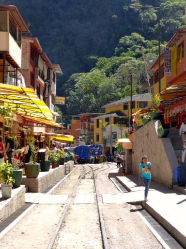 trenino machu picchu, treno panoramico perù, treno per machu picchu, aguas calientes perù