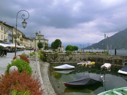 Lungolago di Cannobio, cannobio, lago maggiore