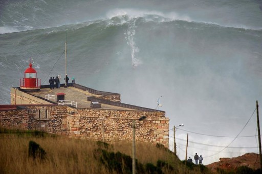 nazare portogallo onda record