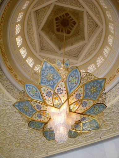 grande moschea bianca oman, lampadari oman