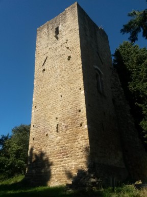 La Torre del Cassero, testimonianza di un antico forte a difesa del borgo medievale