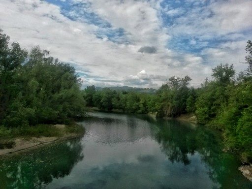 Un passaggio sul fiume Reno, dopo aver lasciato Bologna alle spalle