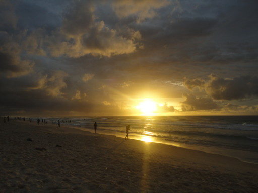 Il tramonto è dedicato all'allenamento sulla spiaggia per gli sportivi senegalesi