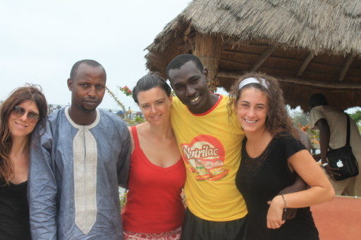 Un bel mix di insegnanti italiani e senegalesi, forma ogni anno, il gruppo dei volontari di AOIC in Senegal