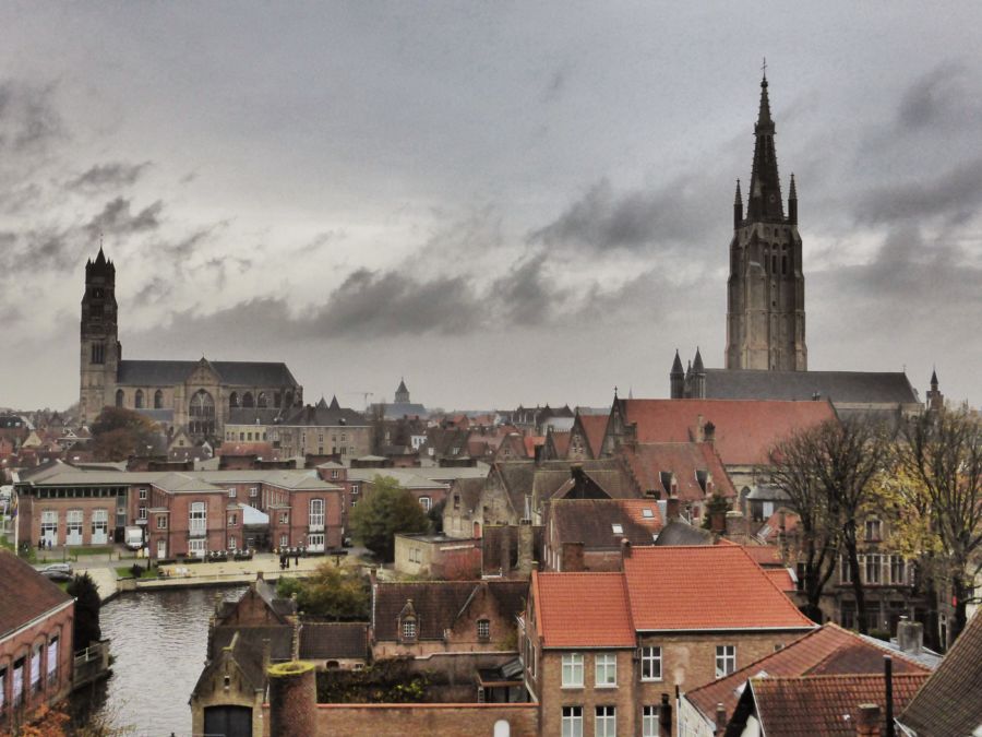 Bruges dai tetti